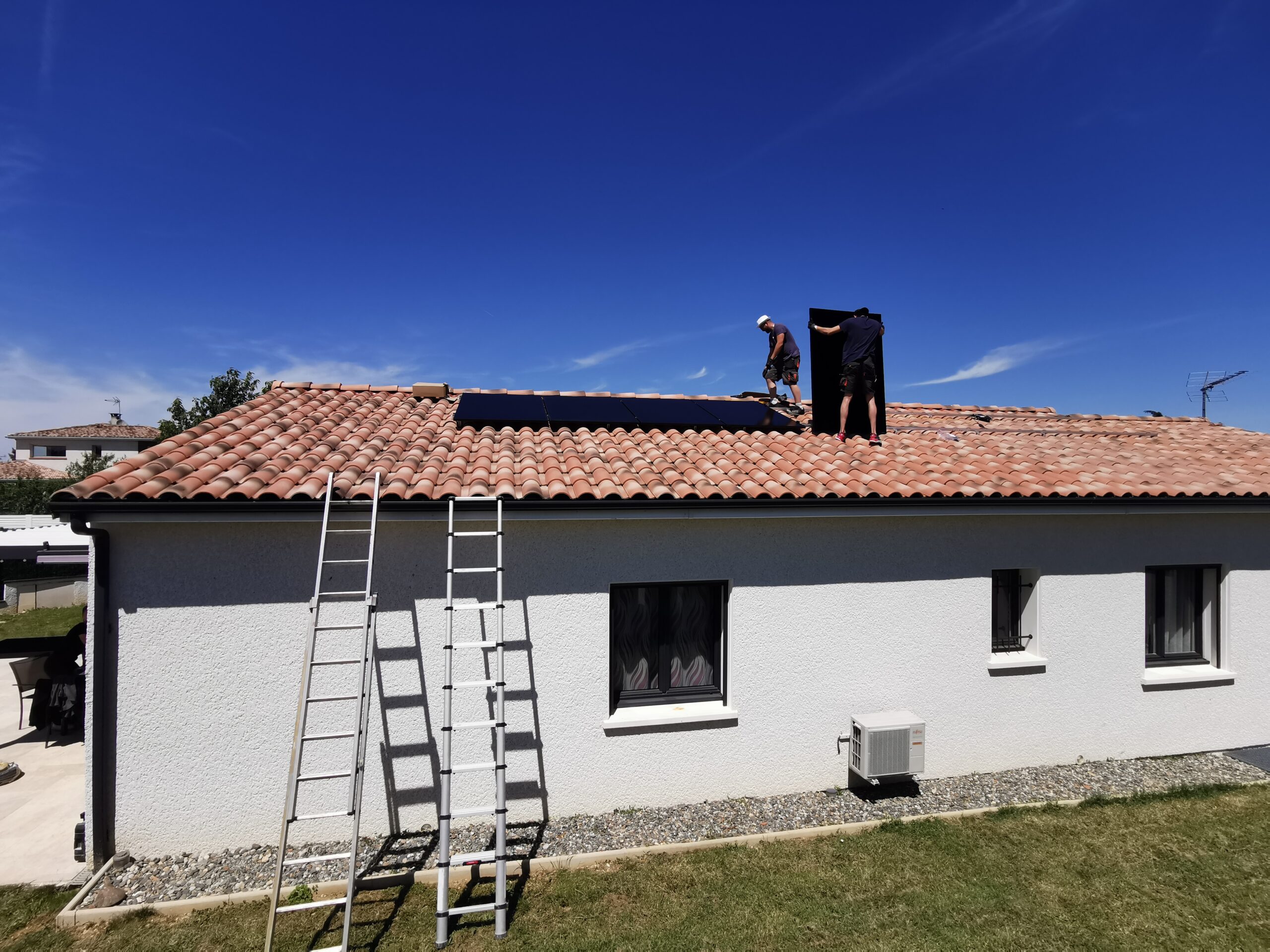 panneau solaire occitanie - Pose panneaux solaires à Villate - Image galerie 14