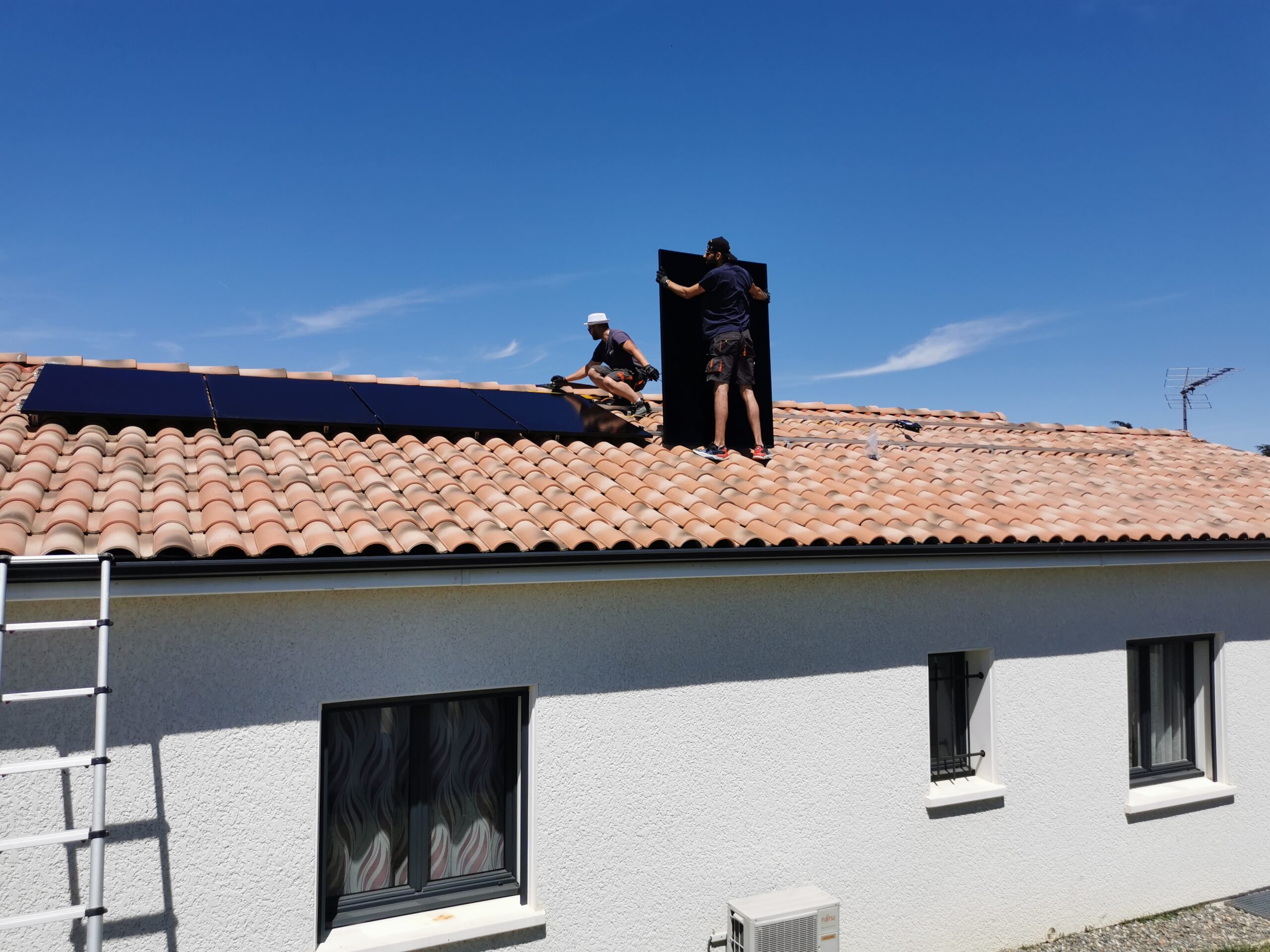 panneau solaire occitanie - Pose panneaux solaires à Villate - Image galerie 15