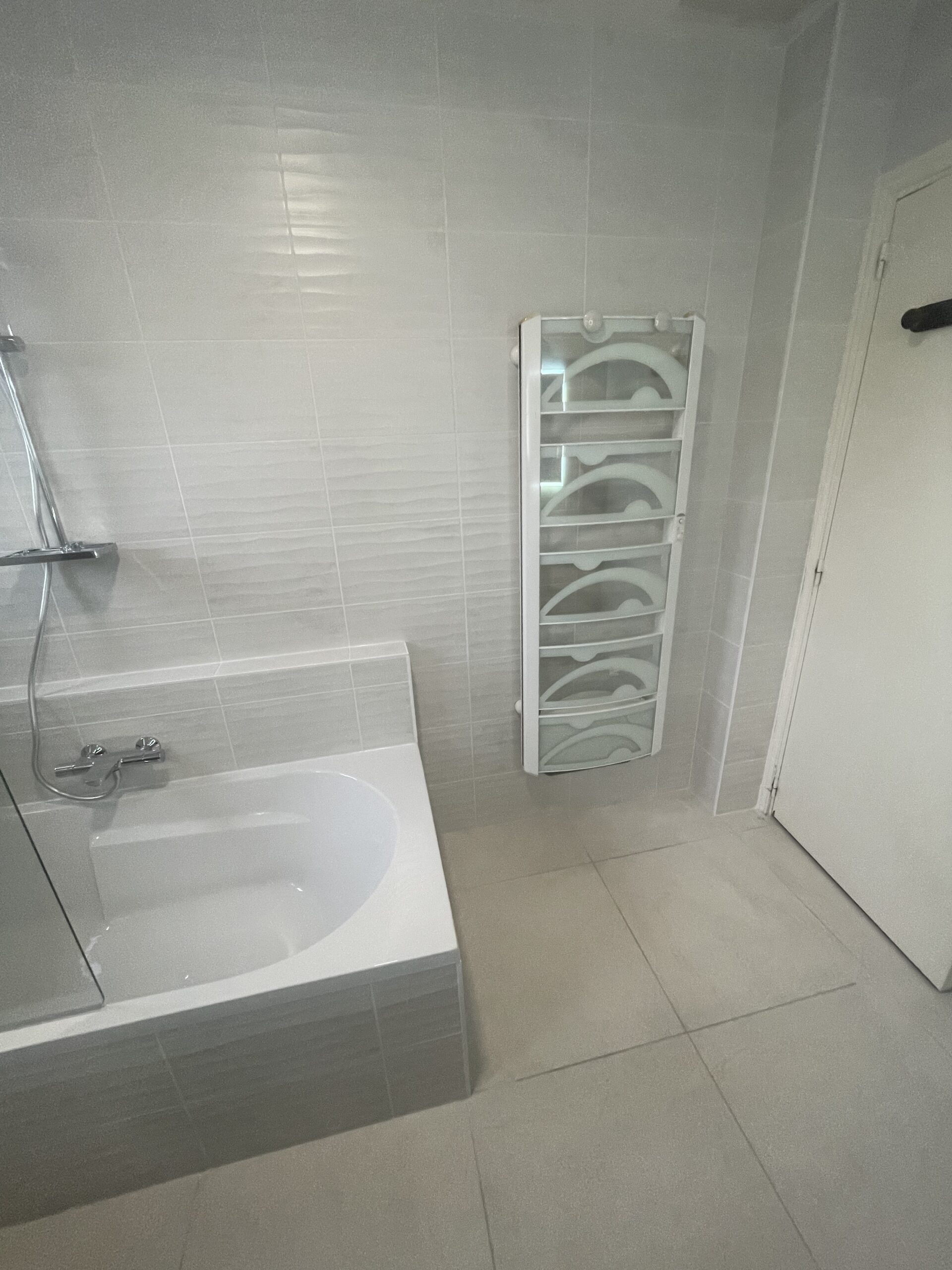 Image rénovation de salle de bain - Salle de bain – Eaunes