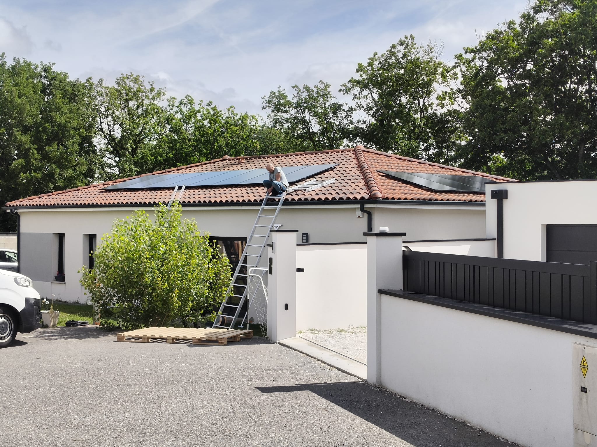 installateur de panneaux solaires - Installation panneaux solaires et batterie virtuelle à Miremont