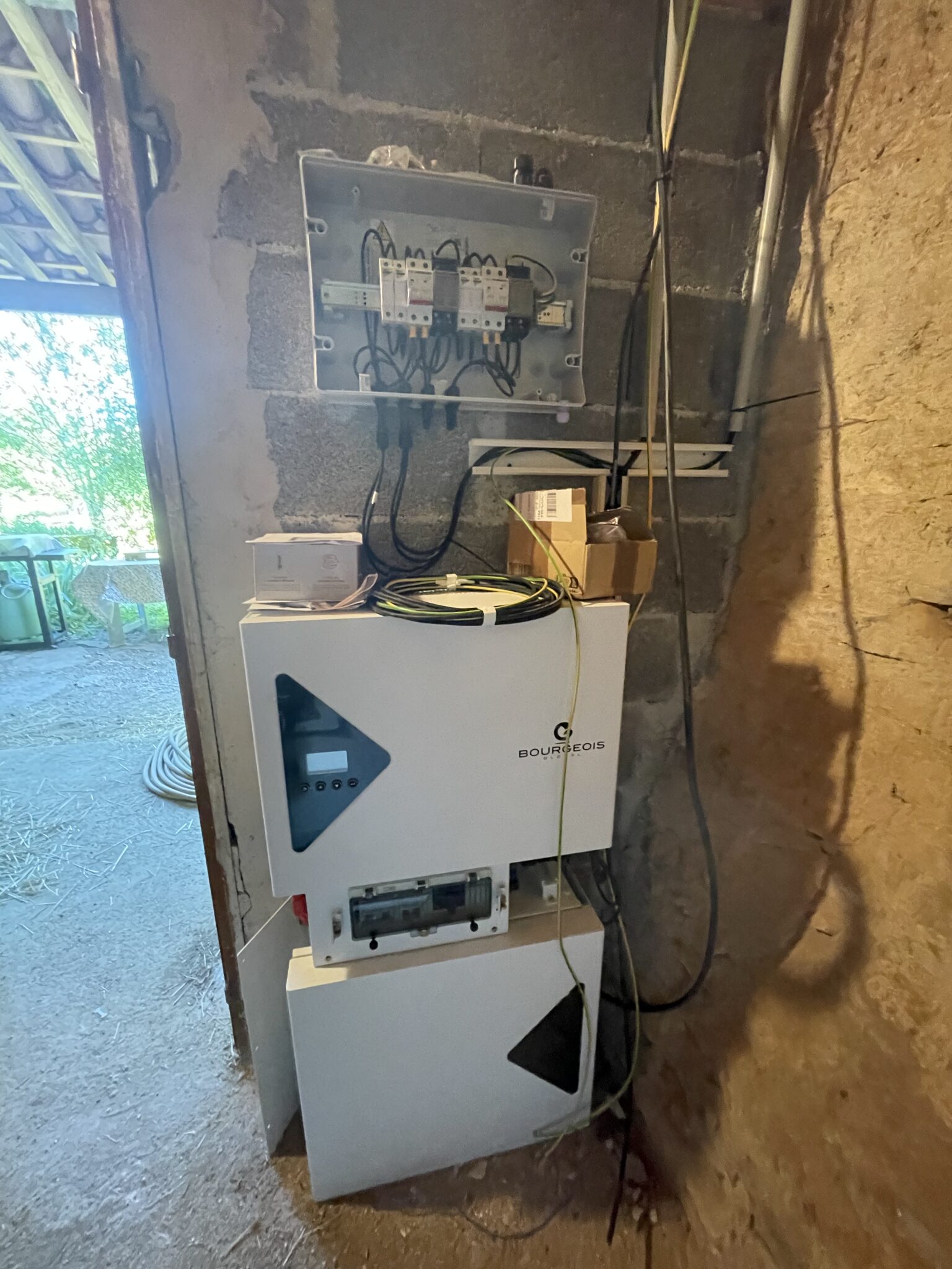 panneau solaire occitanie - Installation solaire avec batterie physique à Limogne-en-Quercy - Image galerie 11