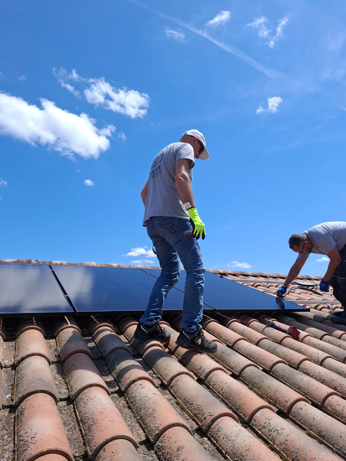 panneau solaire occitanie - Installation solaire avec injection du surplus au Vernet - Image galerie 1