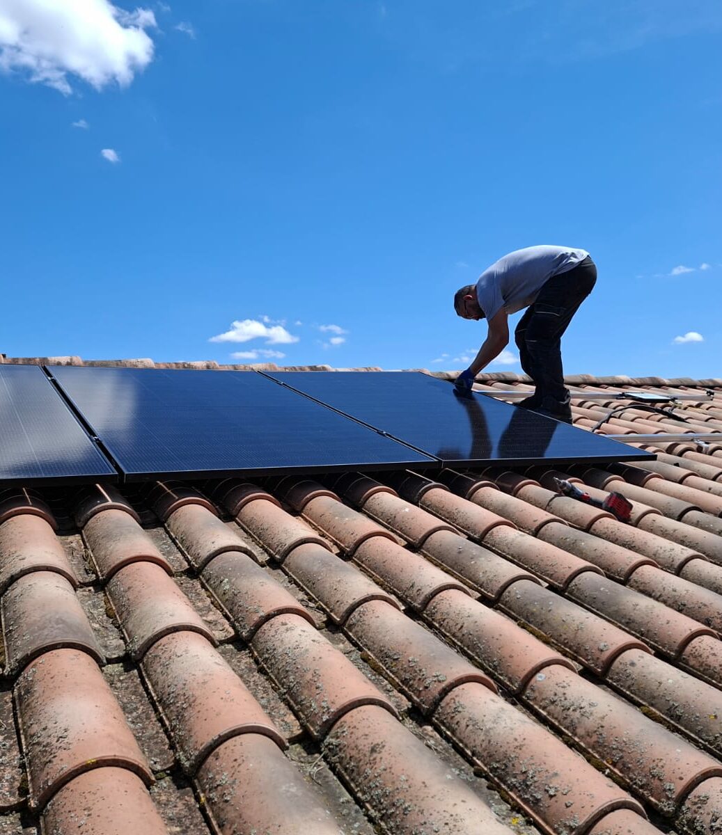 panneau solaire occitanie - Installation solaire avec injection du surplus au Vernet - Image galerie 2