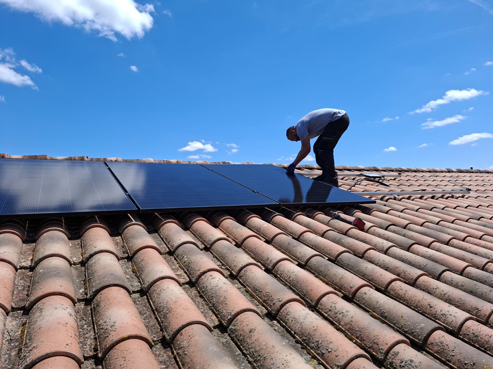 panneau solaire occitanie - Installation solaire avec injection du surplus au Vernet - Image galerie 2