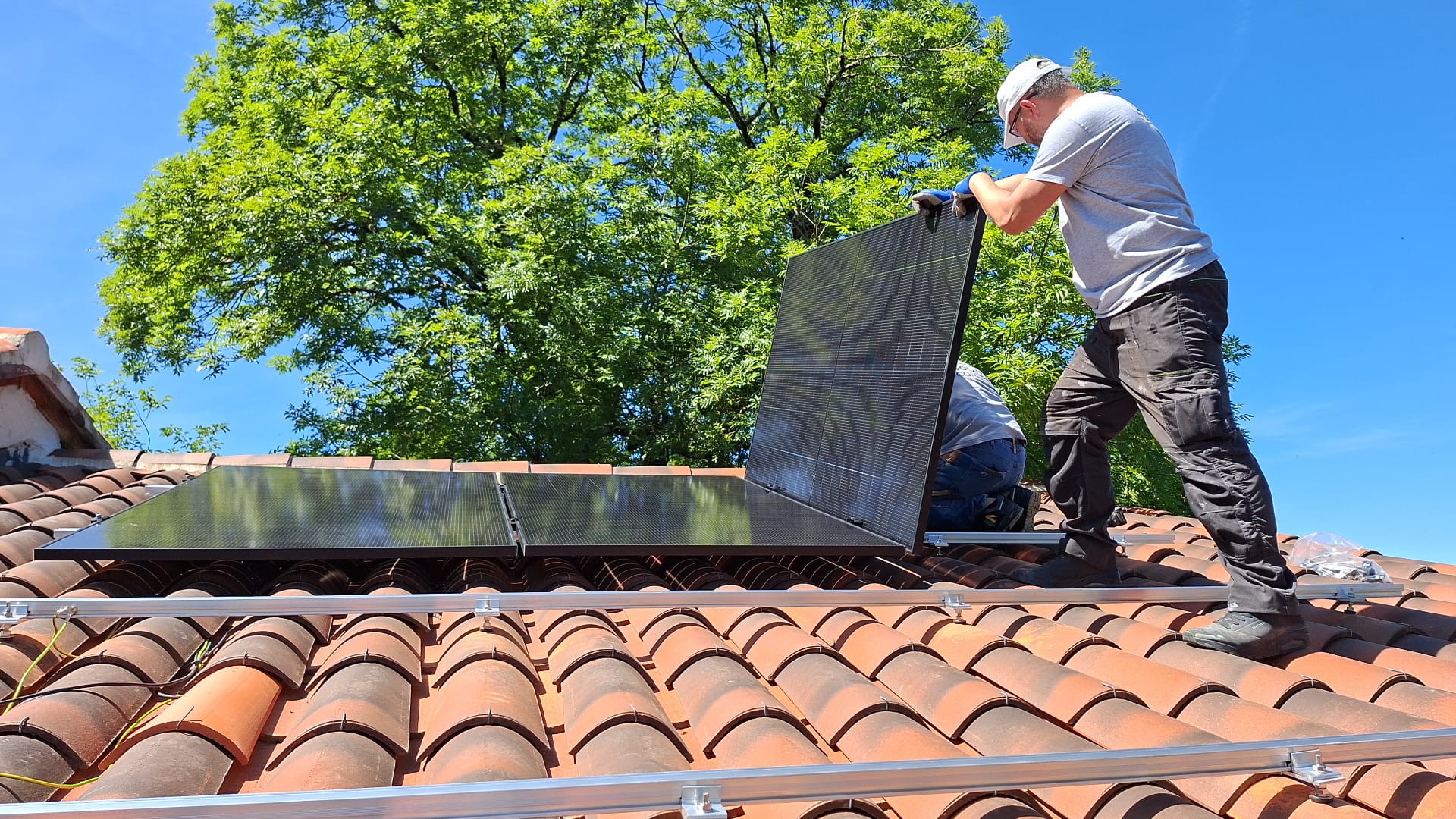 panneau solaire occitanie - Installation solaire avec batterie physique à Limogne-en-Quercy - Image galerie 7